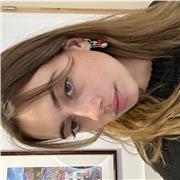 Soy una persona creativa que da clase a todo el que quiera desarrollar habilidades en la fotografía.